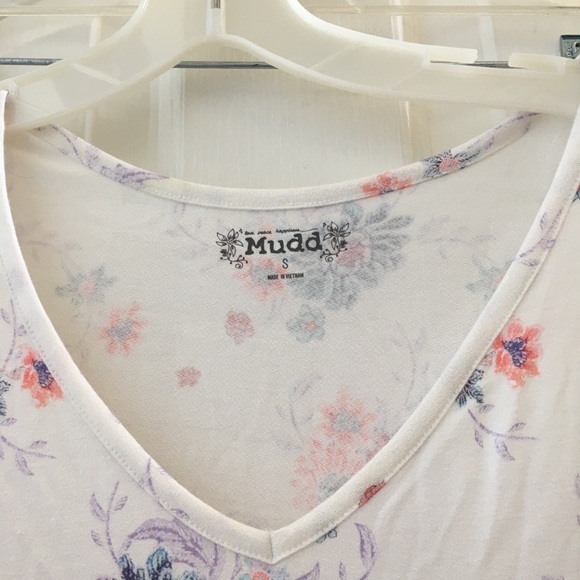 FINAL MARKDOWN Summery mudd cold shoulder top small - Picture 3 of 3